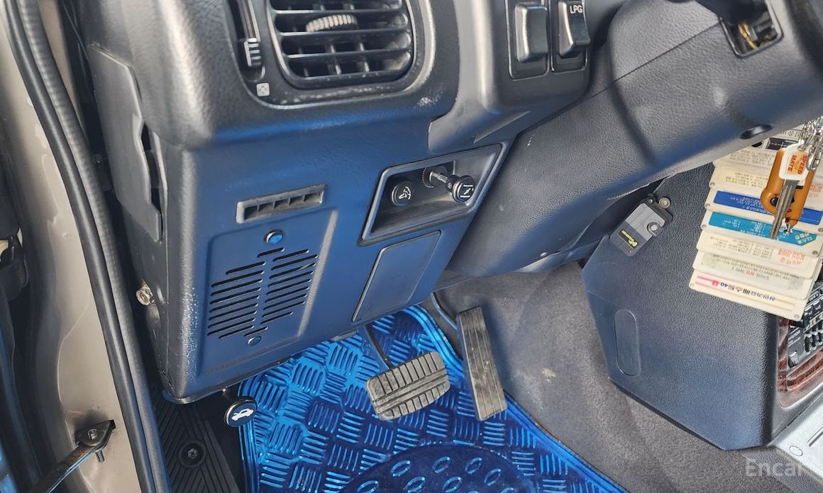 Galloper 29-seater V6 LPG