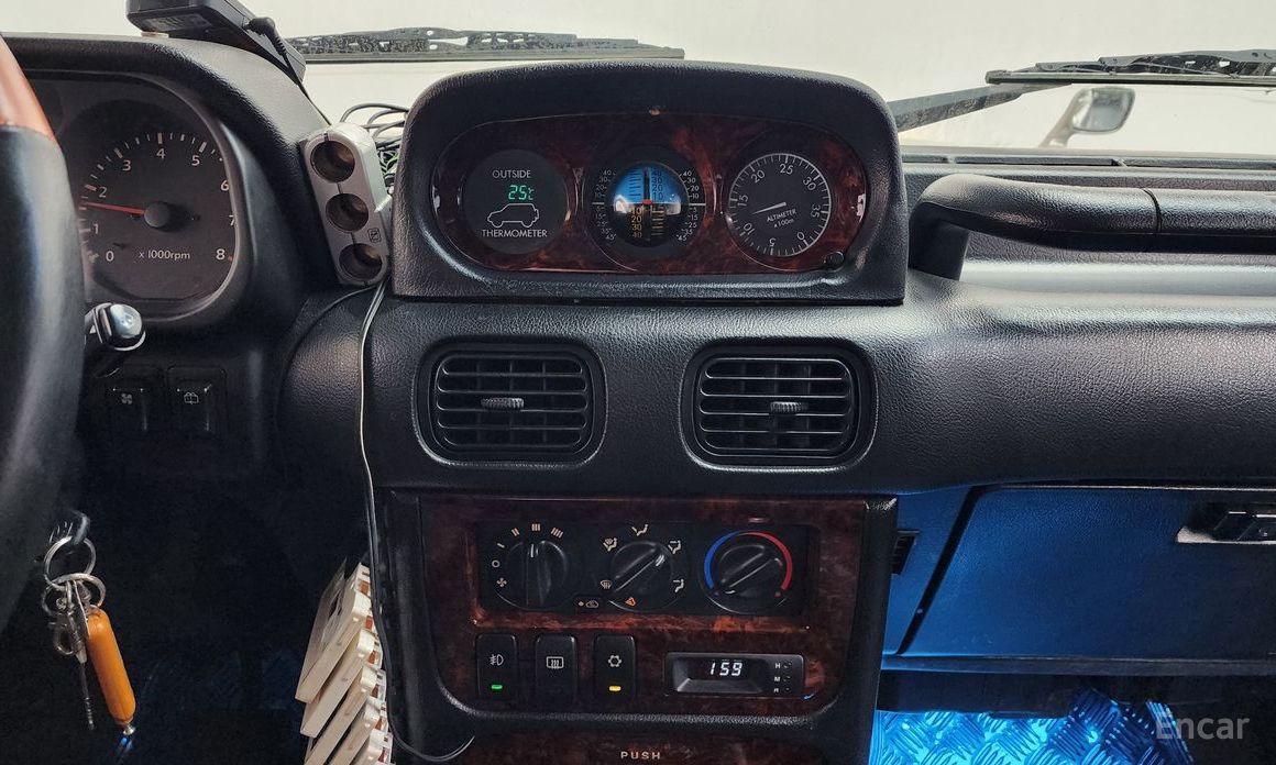 Galloper 29-seater V6 LPG