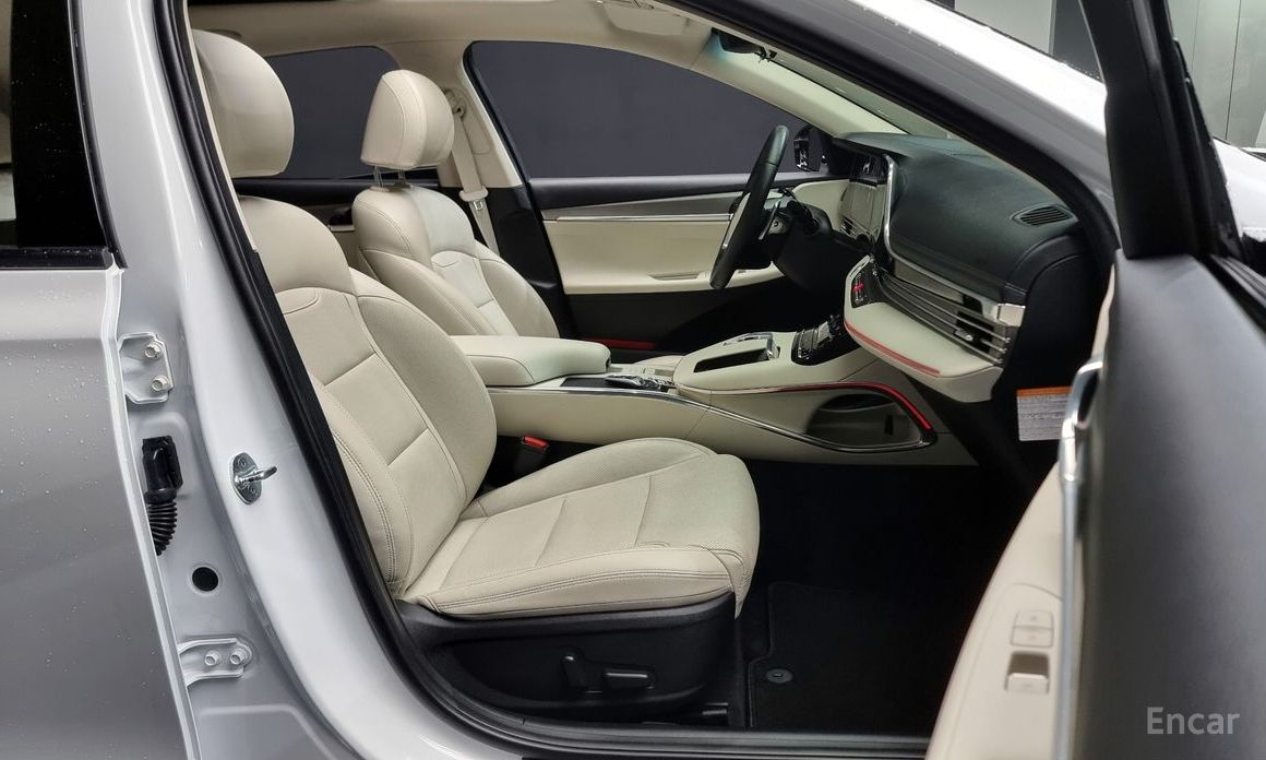 The New Grandeur IG HybridLe Blanc