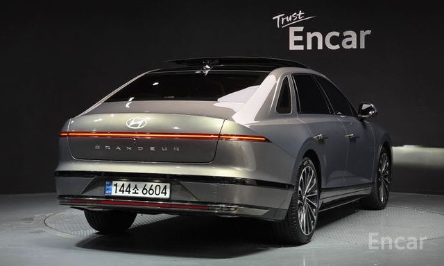 Grandeur Hybrid (GN7)Calligraphy