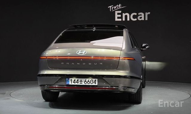 Grandeur Hybrid (GN7)Calligraphy