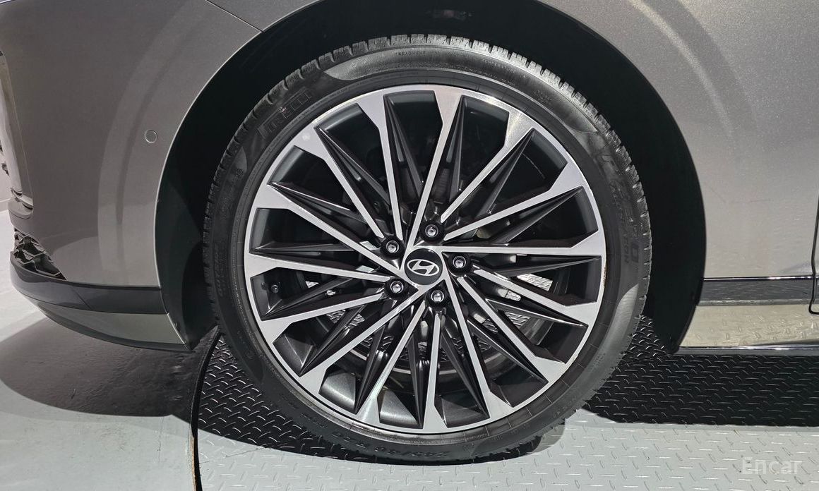 Grandeur Hybrid (GN7)Calligraphy