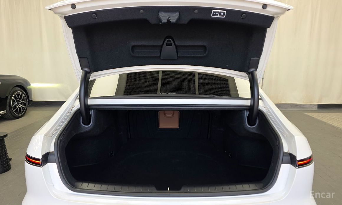 Grandeur Hybrid (GN7)Exclusive