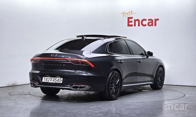 The New Grandeur IG HybridCalligraphy