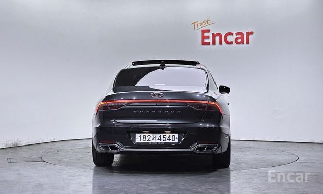 The New Grandeur IG HybridCalligraphy