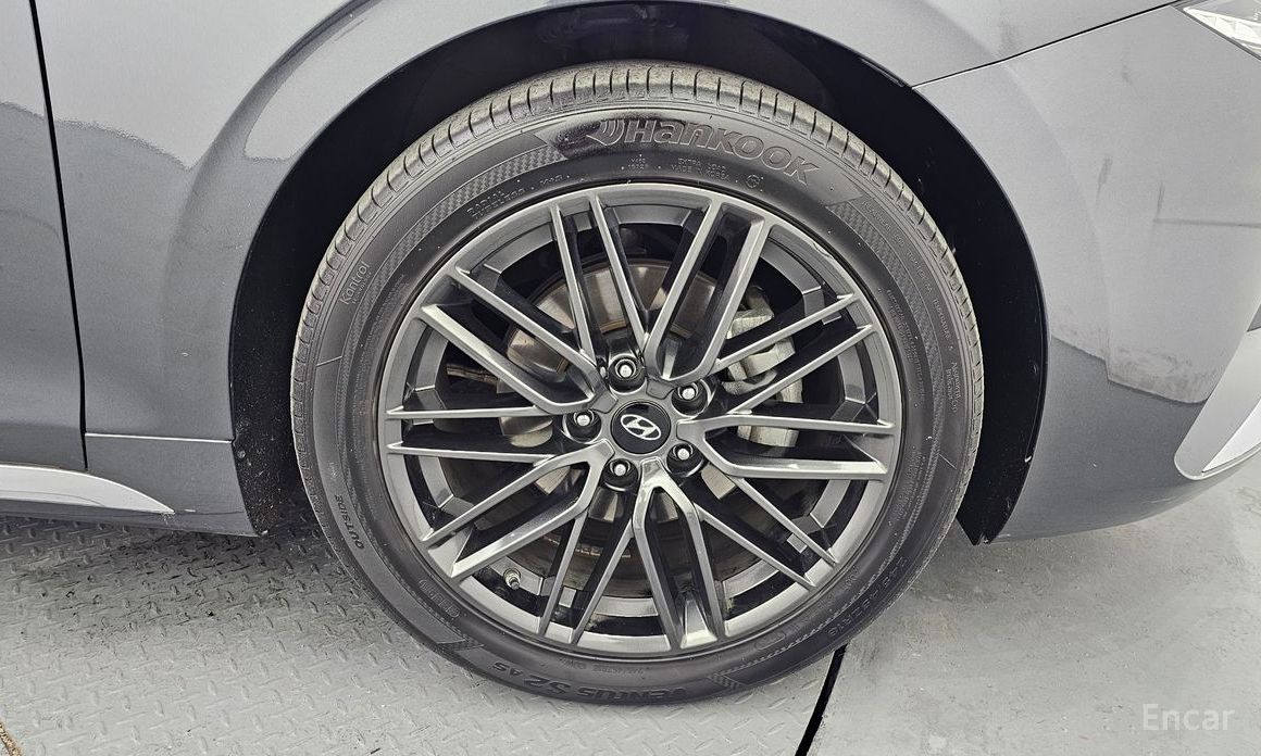 The New Grandeur IG HybridCalligraphy