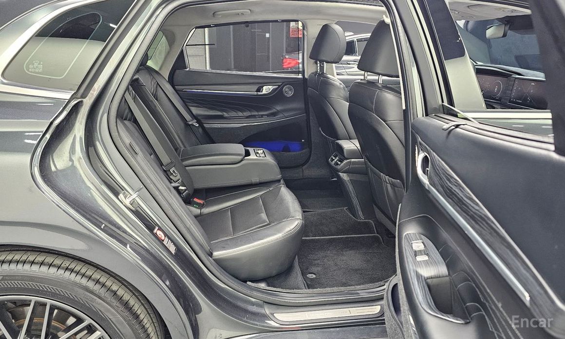 The New Grandeur IG HybridCalligraphy